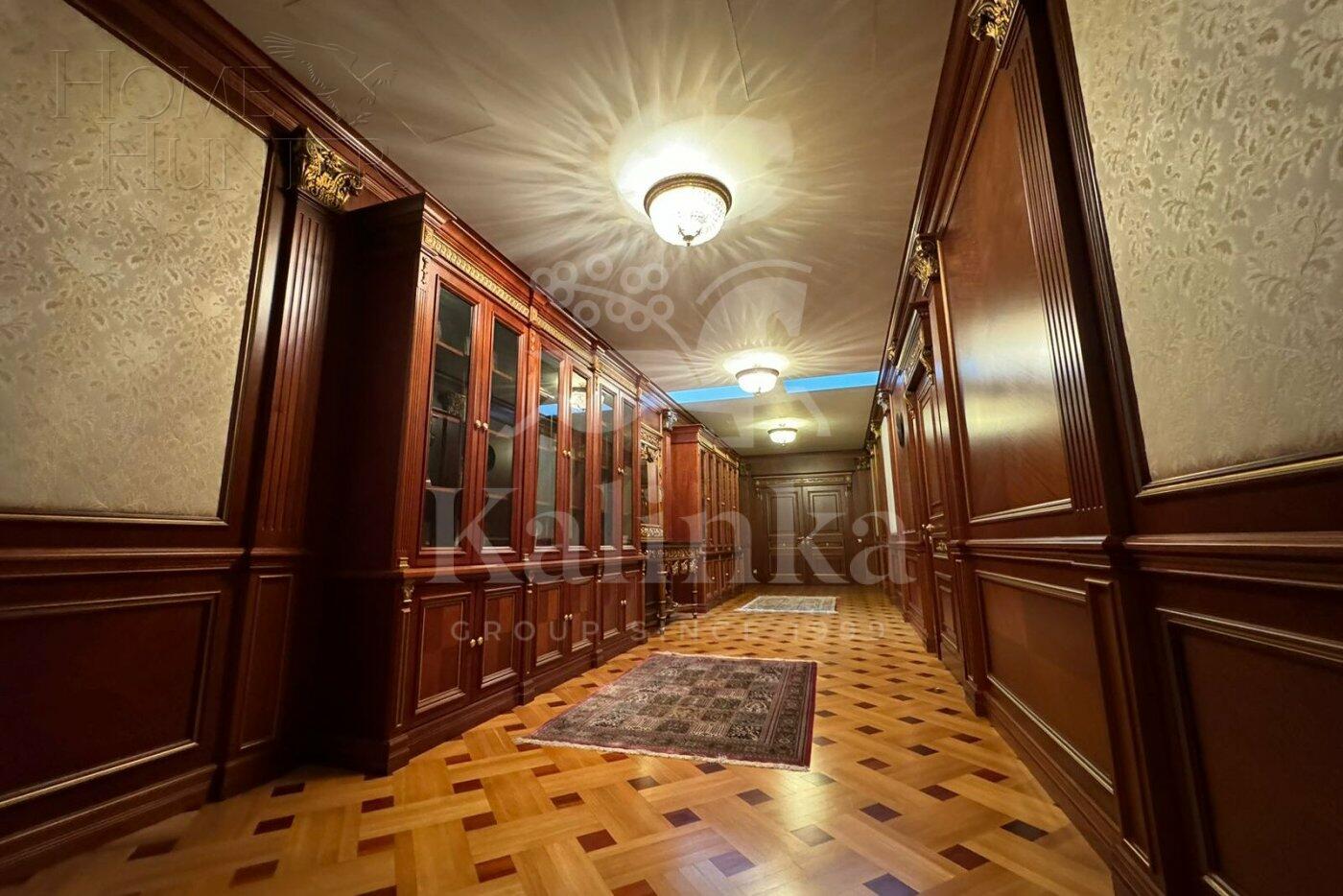 2-этажный коттедж 1 000 м² с отделкой