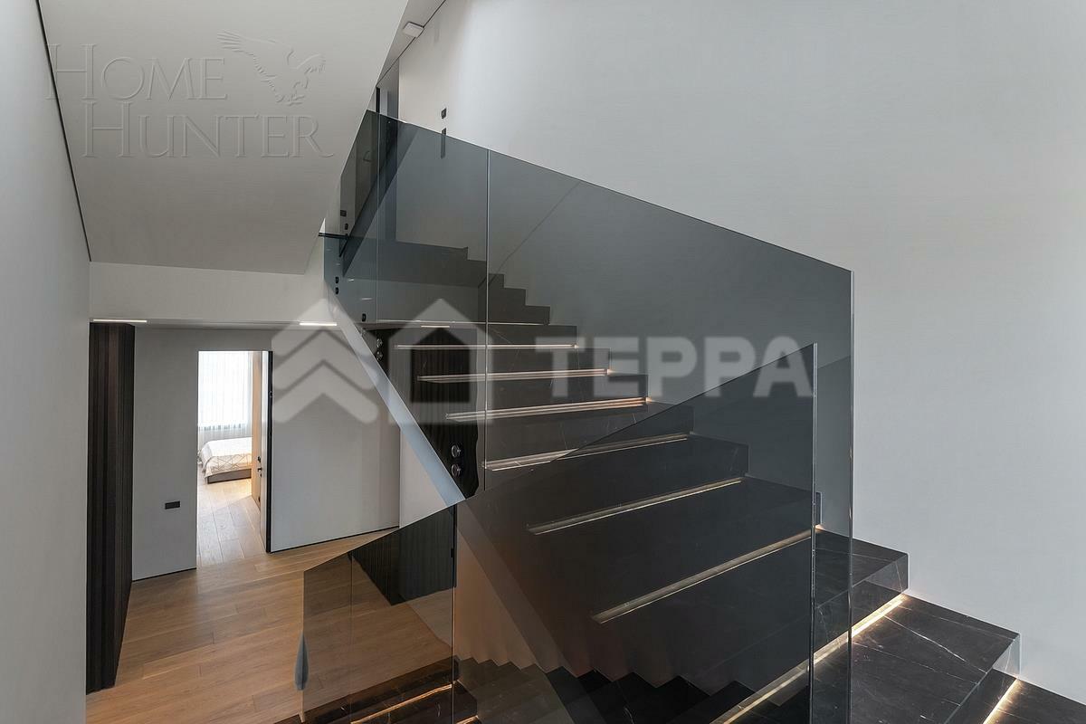 2-этажный коттедж 743 м² без отделки