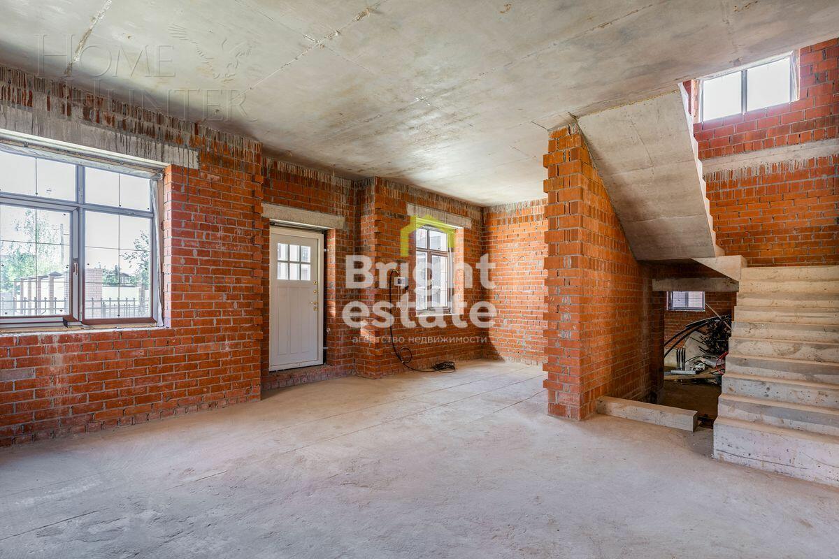 2-этажный коттедж 350 м² без отделки
