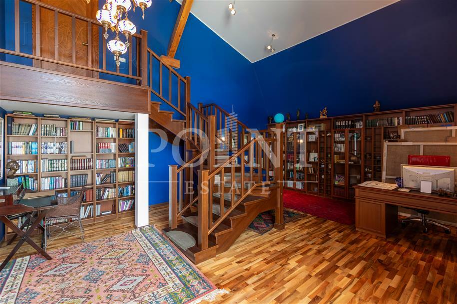 3-этажный коттедж 2 300 м² с отделкой