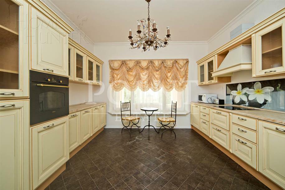 2-этажный коттедж 500 м² с отделкой
