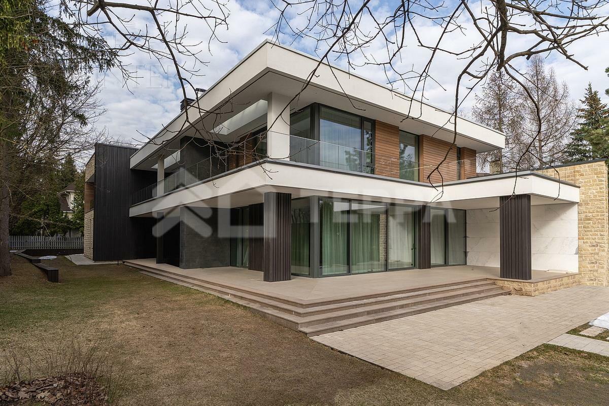 2-этажный коттедж 743 м² без отделки