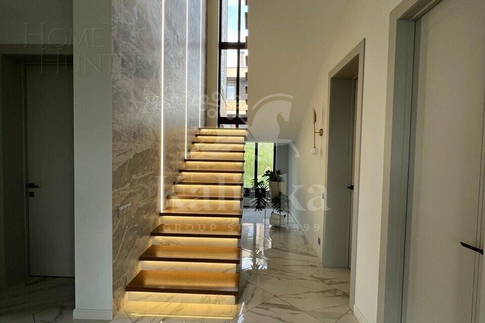 3-этажный коттедж 302 м² с отделкой