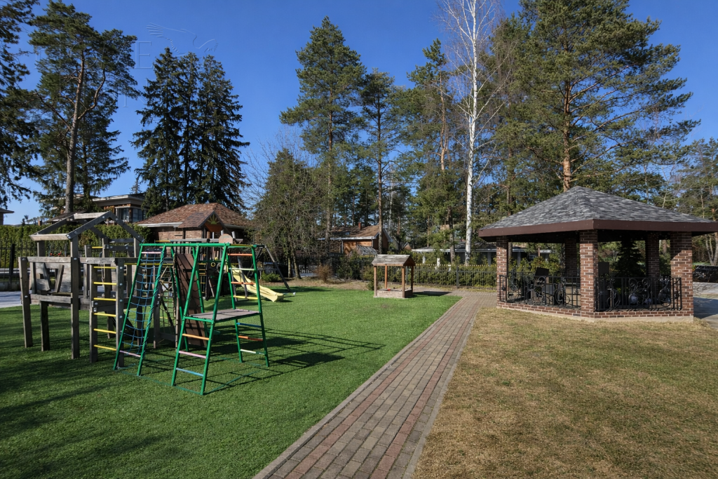 2-этажный таунхаус 216 м² с отделкой