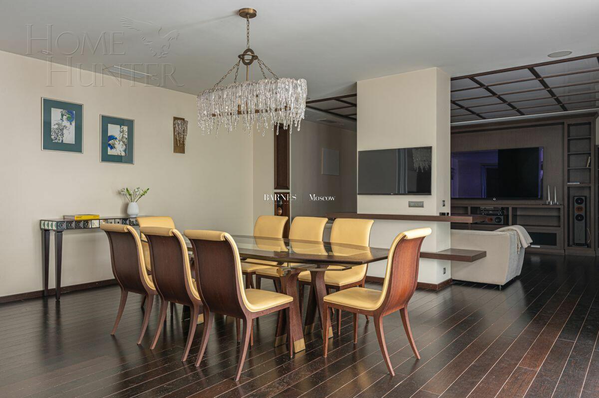 4-КОМН. КВАРТИРА С ОТДЕЛКОЙ 210.6 М² НА 2 ЭТАЖЕ