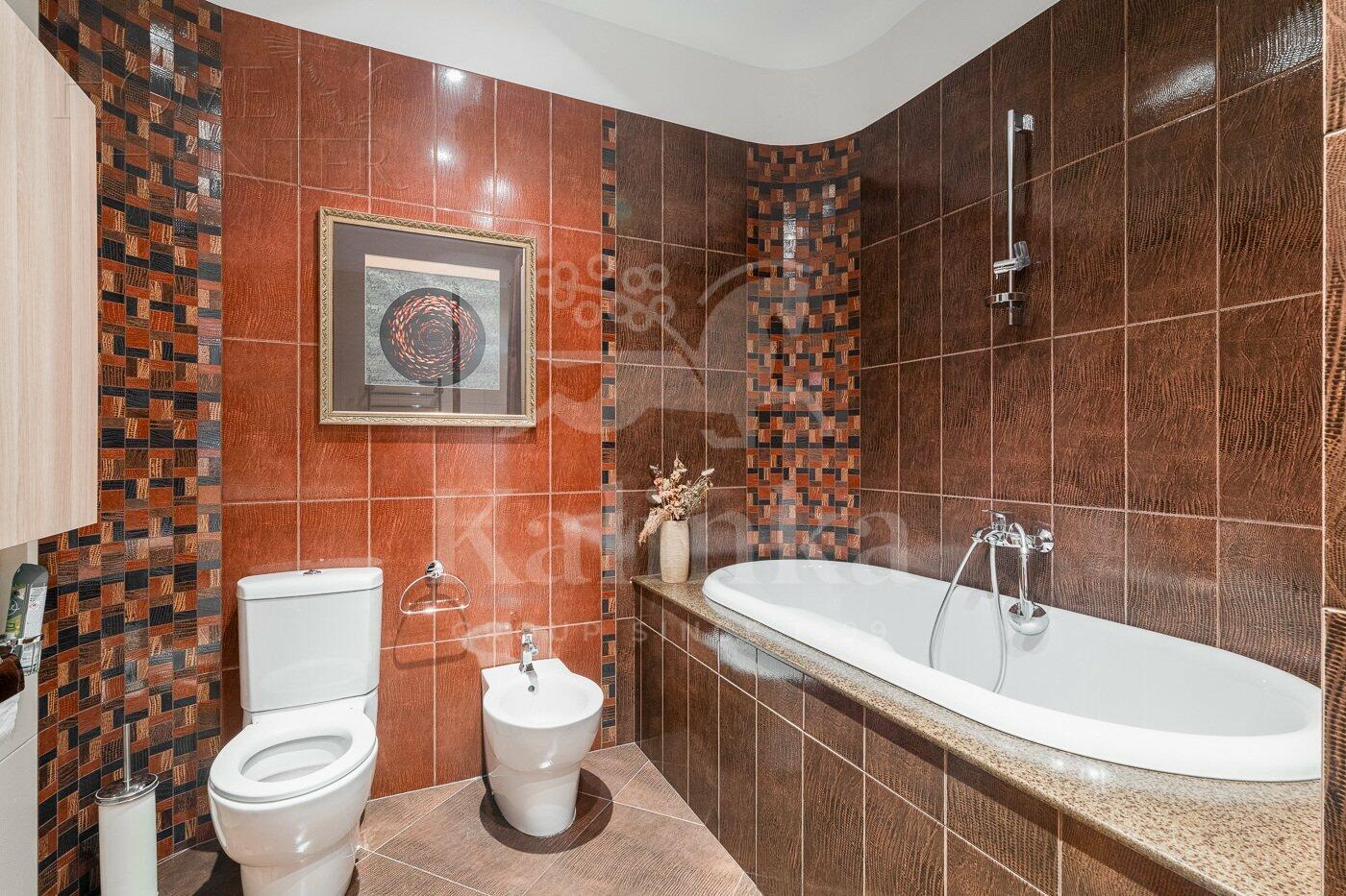2-этажный коттедж 500 м² с отделкой