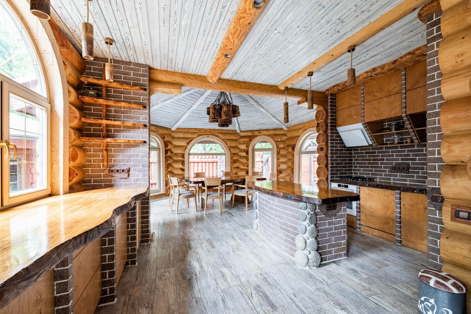 2-этажный коттедж 285 м² с отделкой