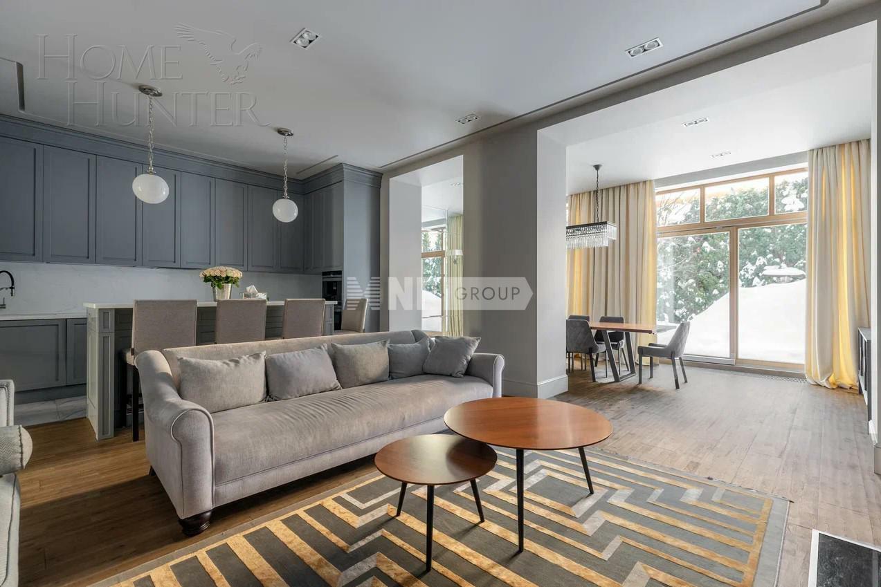 3-этажный таунхаус 290 м² с отделкой