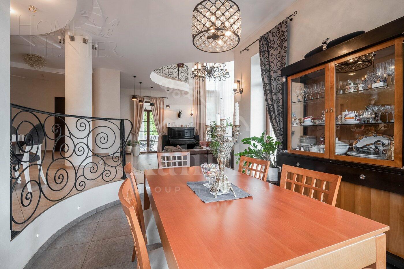 2-этажный коттедж 500 м² с отделкой