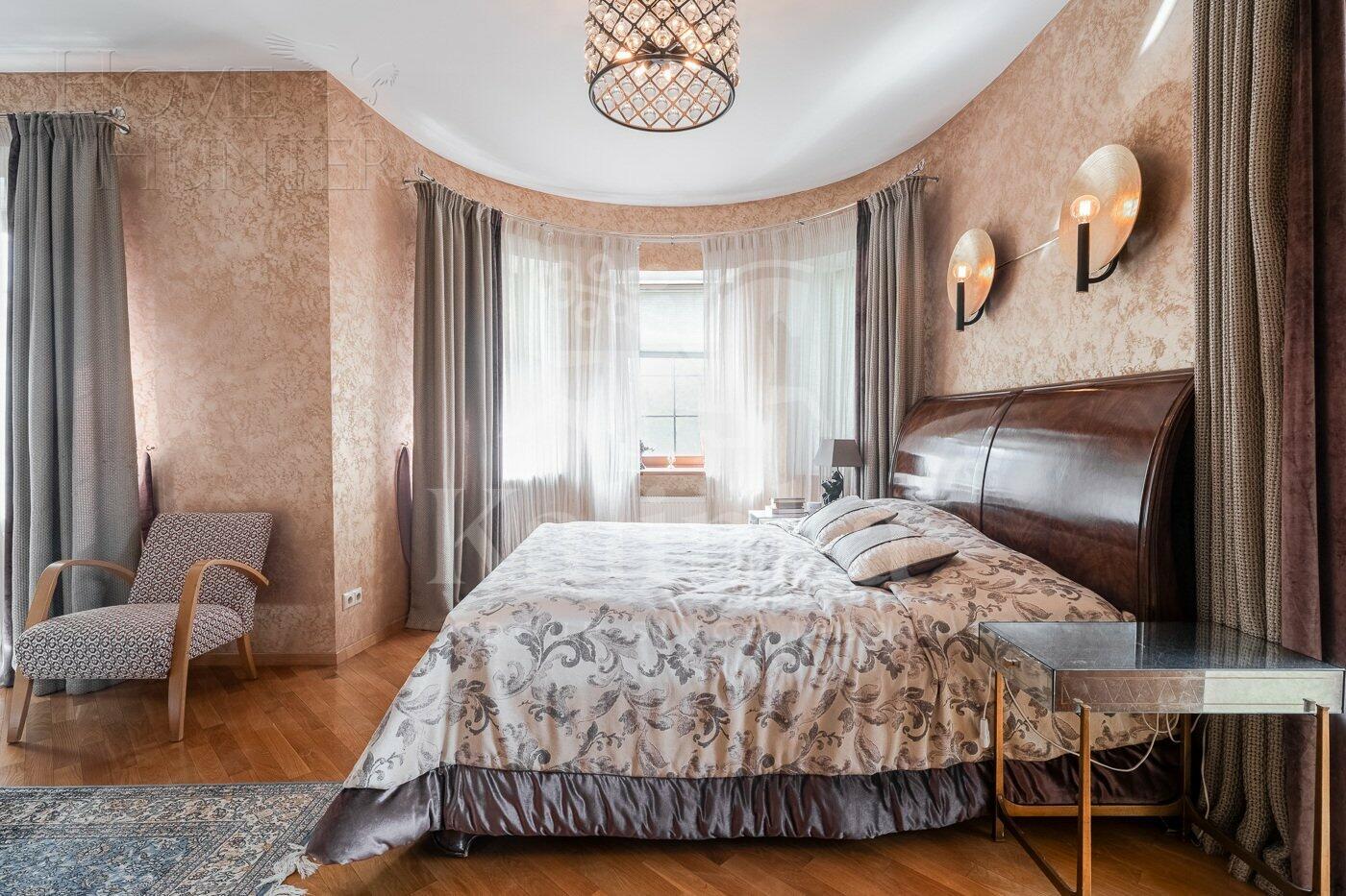 2-этажный коттедж 500 м² с отделкой