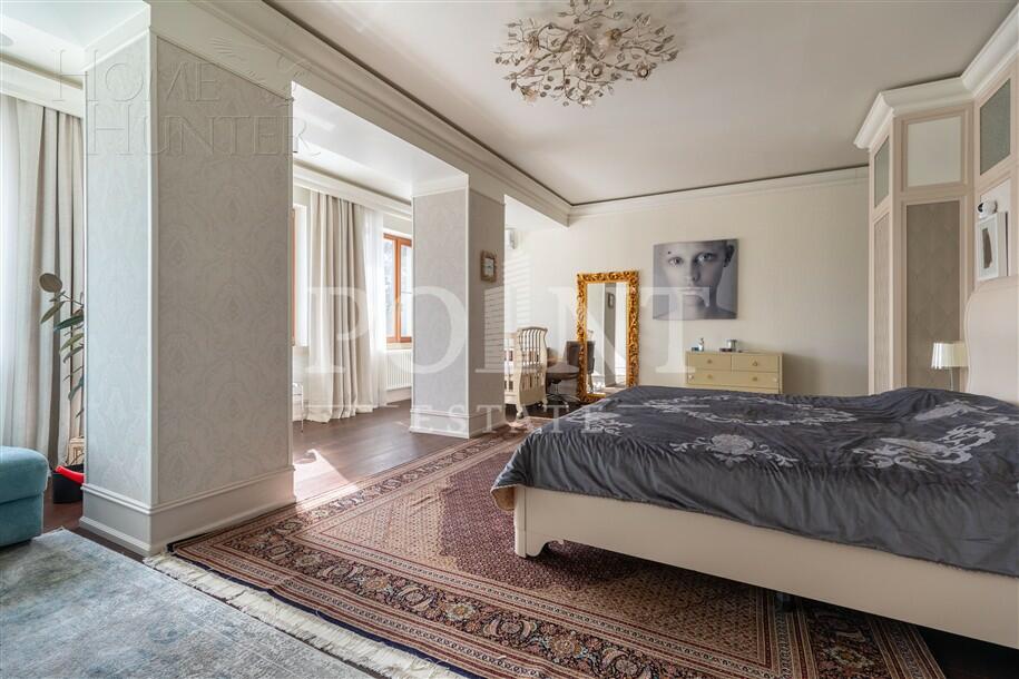 3-этажный коттедж 2 300 м² с отделкой
