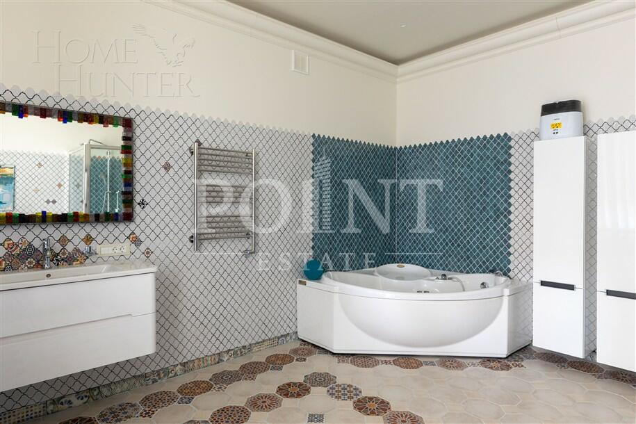 3-этажный коттедж 2 300 м² с отделкой