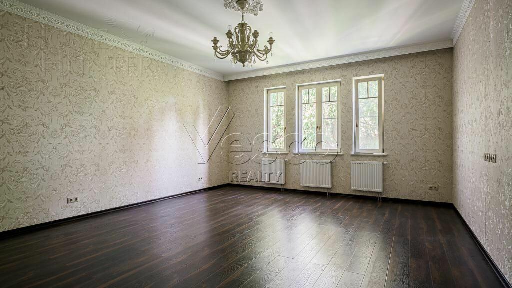 3-этажный коттедж 580 м² с отделкой
