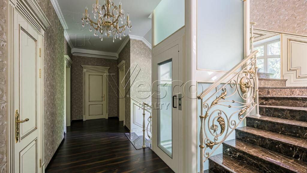 3-этажный коттедж 580 м² с отделкой