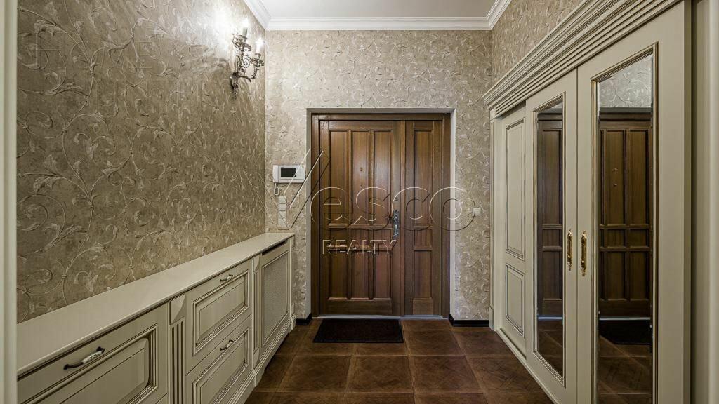 3-этажный коттедж 580 м² с отделкой