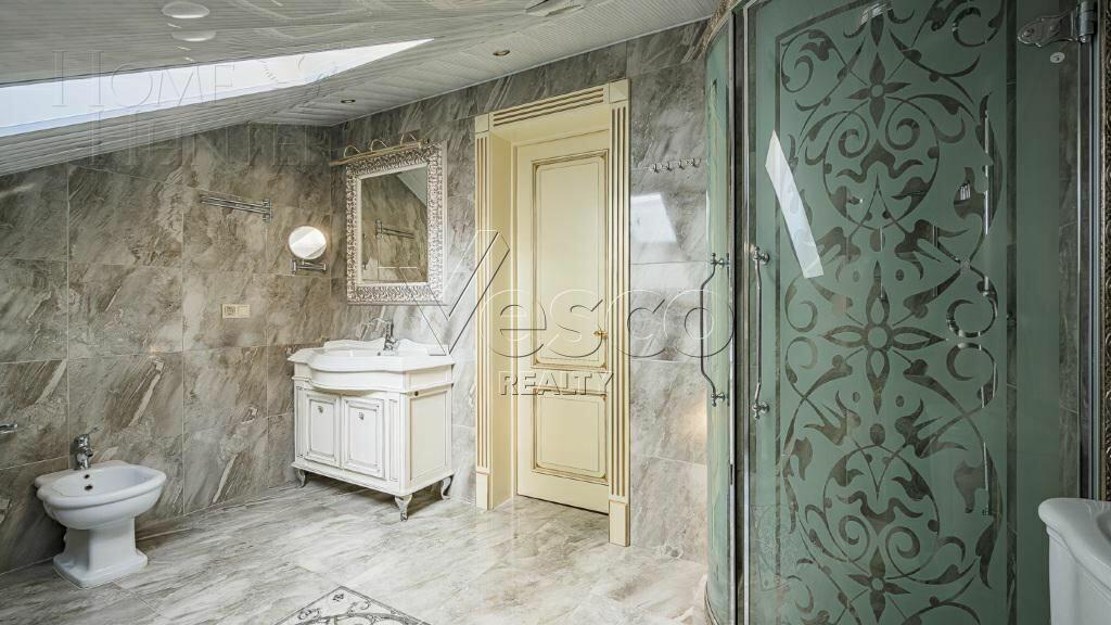 3-этажный коттедж 580 м² с отделкой