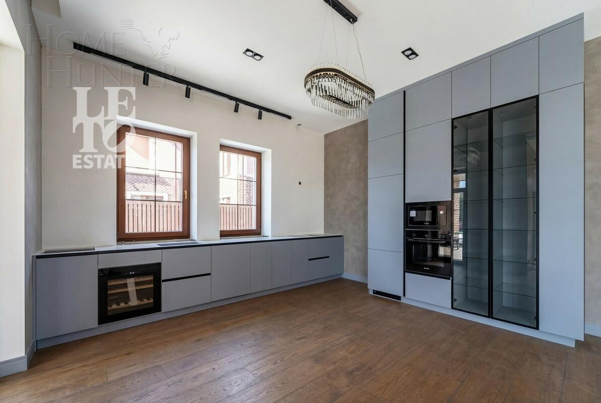 2-этажный коттедж 303 м² с отделкой