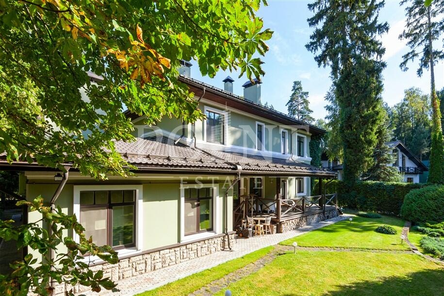 2-этажный коттедж 600 м² с отделкой