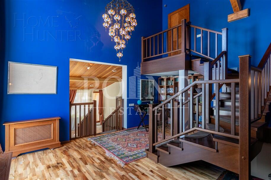 3-этажный коттедж 2 300 м² с отделкой