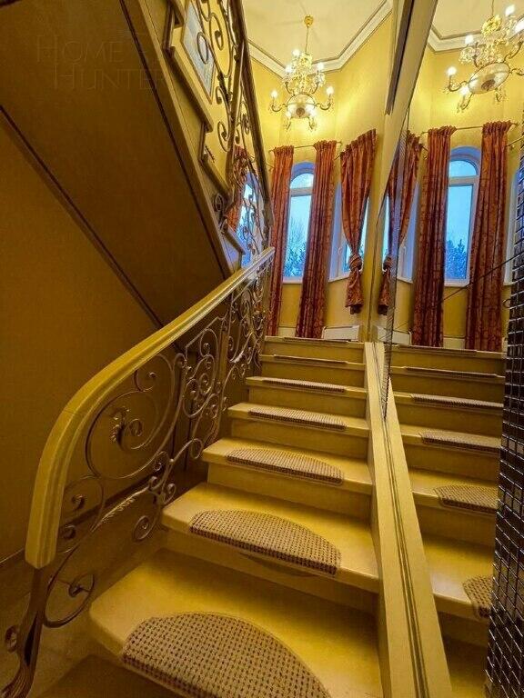 2-этажный коттедж 550 м² с отделкой