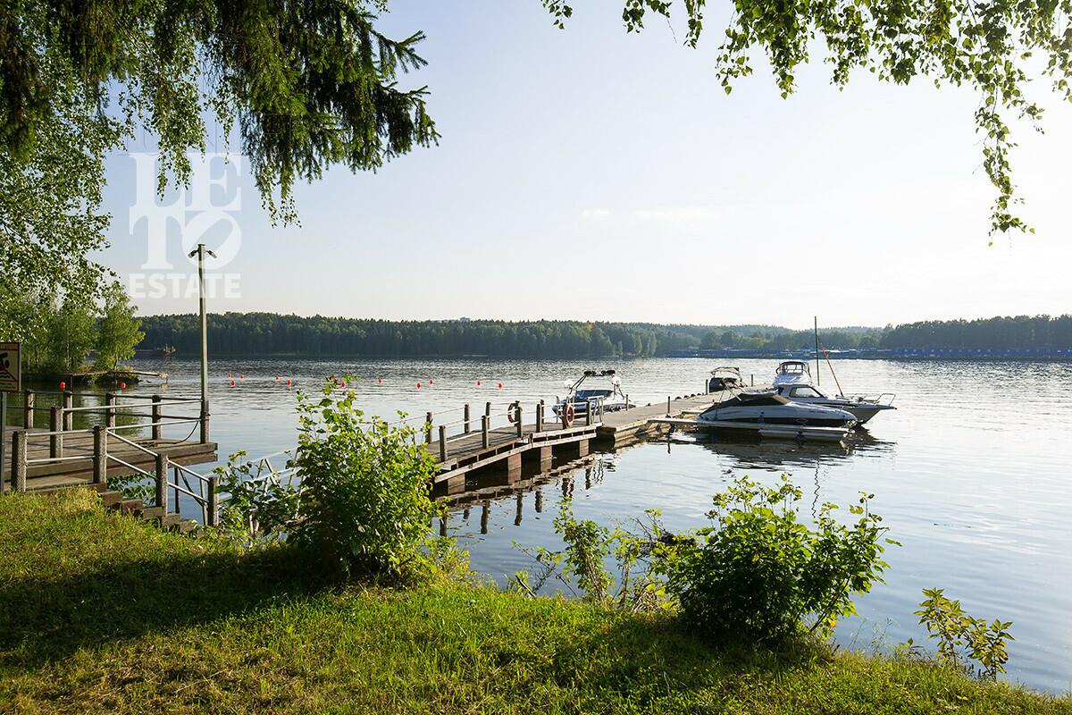 2-этажный коттедж 580 м² без отделки