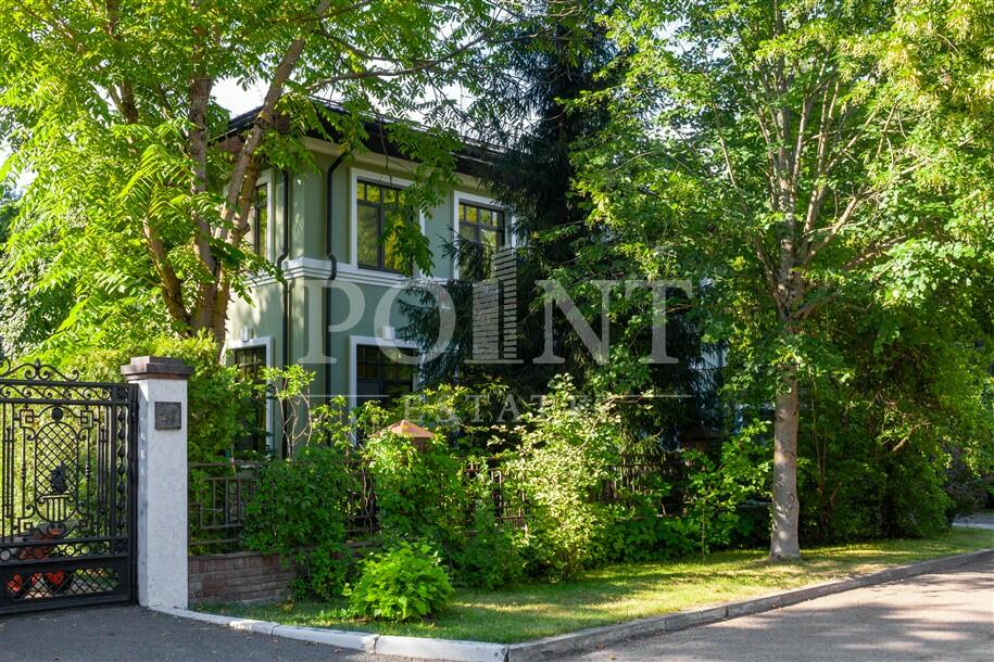 2-этажный коттедж 600 м² с отделкой