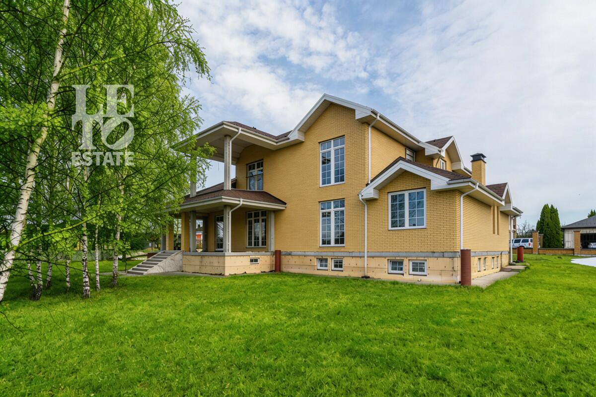 2-этажный коттедж 580 м² без отделки