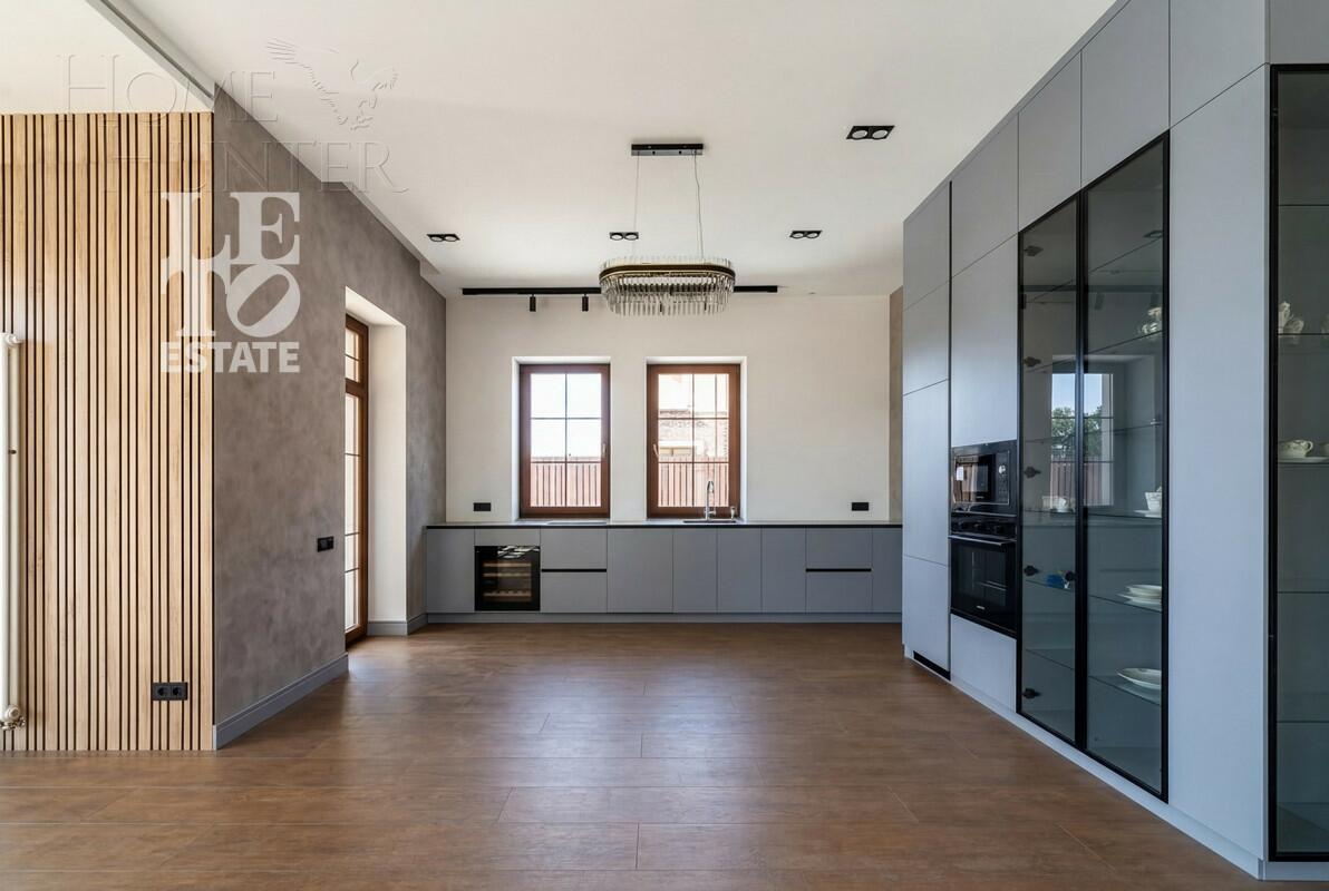 2-этажный коттедж 303 м² с отделкой