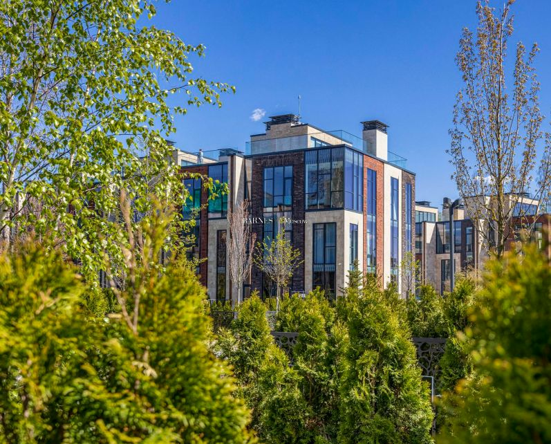 4-этажный таунхаус 311 м² без отделки