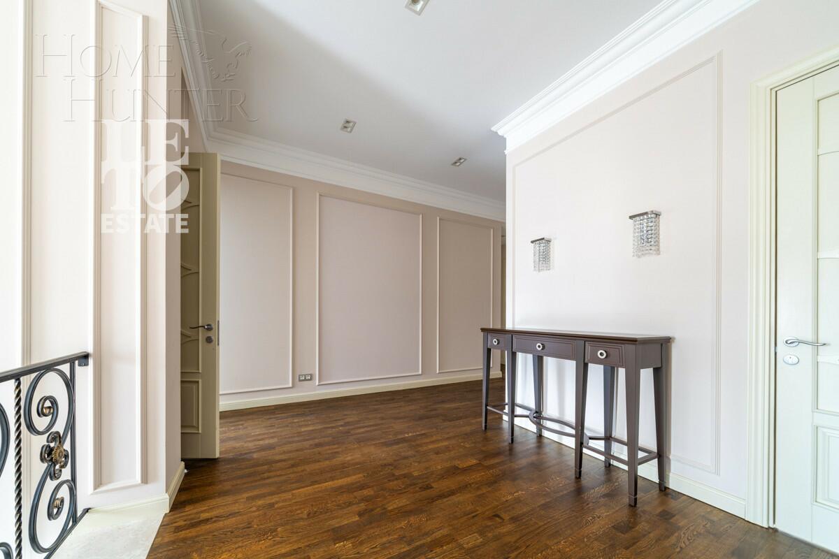 2-этажный коттедж 650 м² с отделкой