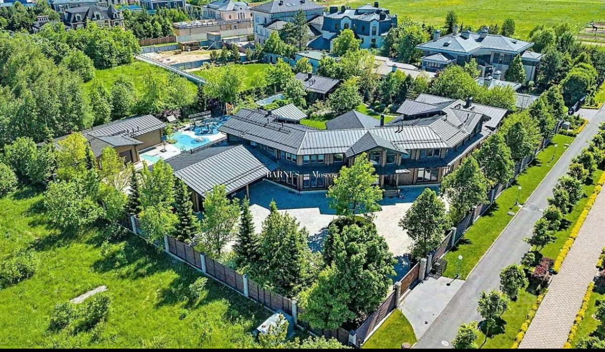 2-этажный коттедж 1 456 м² с отделкой