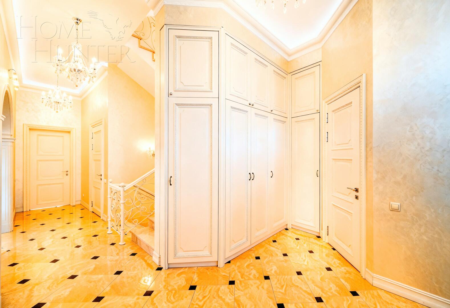 3-этажный коттедж 707.9 м² с отделкой