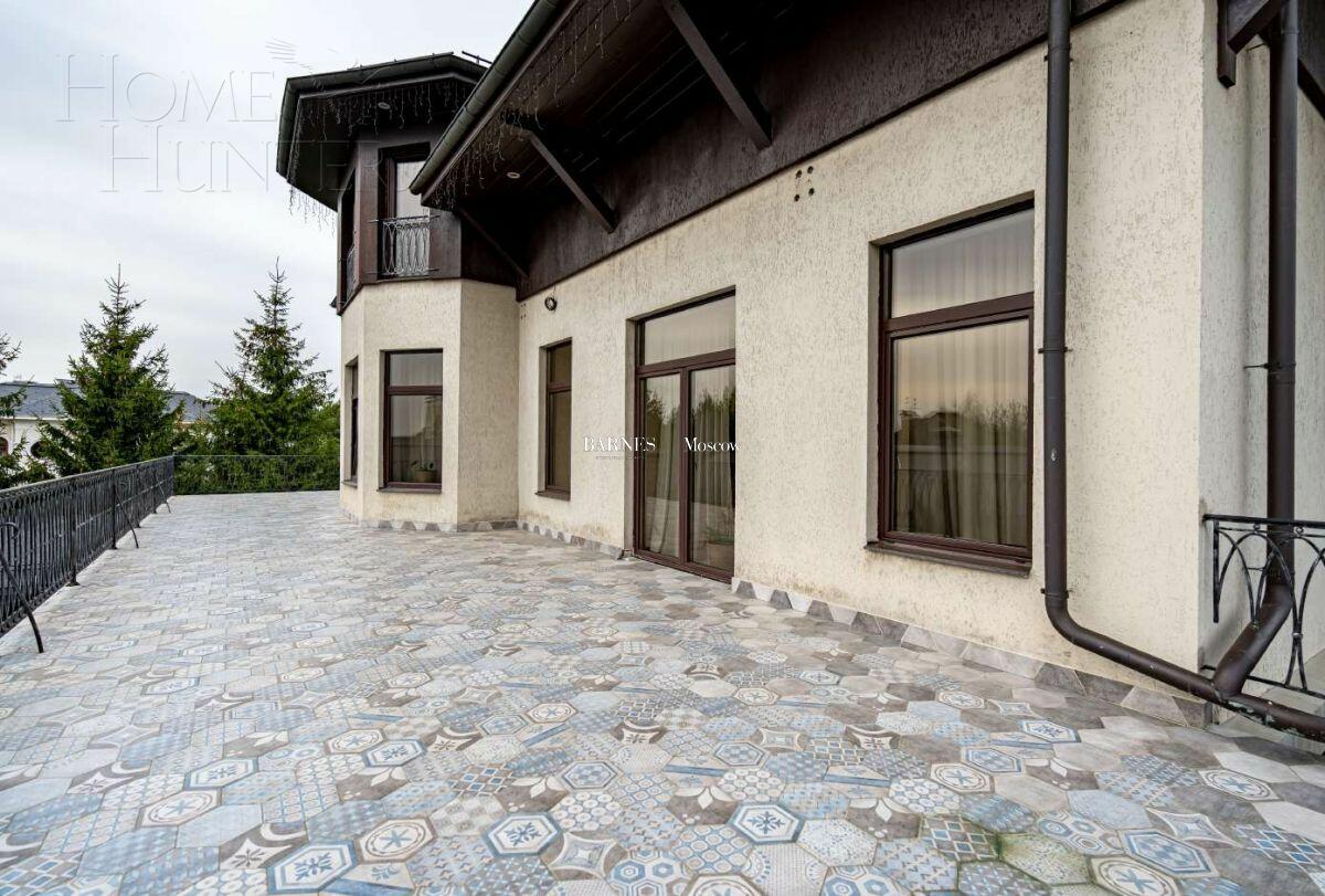 2-этажный коттедж 1 500 м² с отделкой