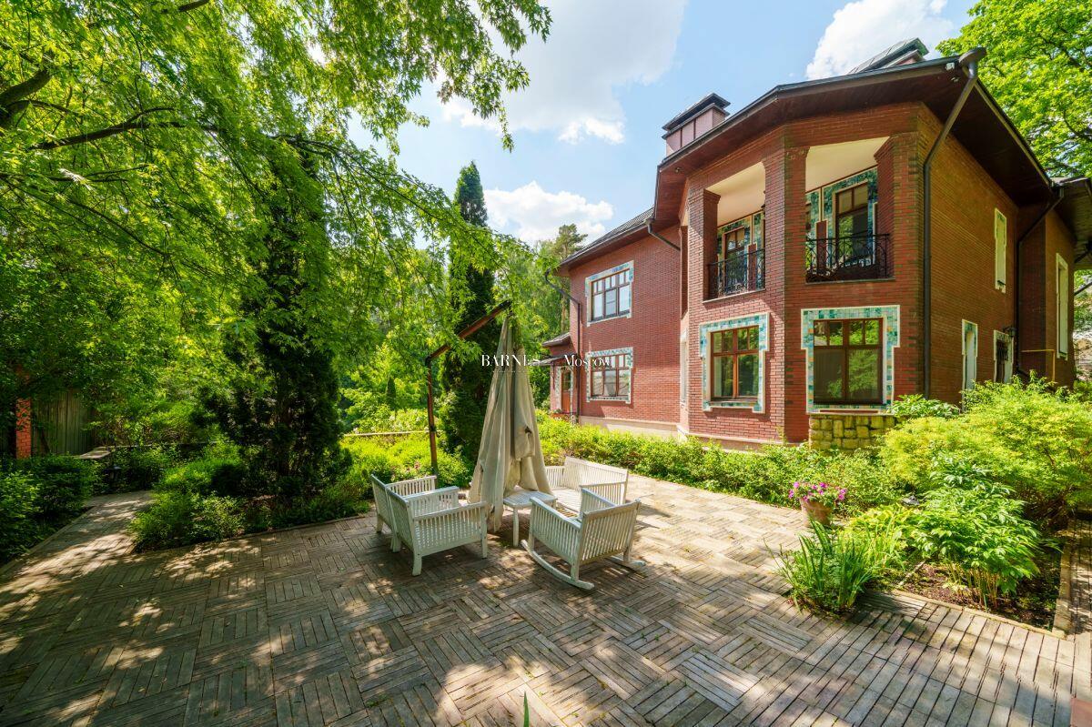 2-этажный коттедж 761 м² с отделкой