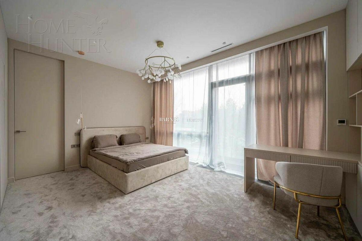 4-этажный таунхаус 240 м² с отделкой