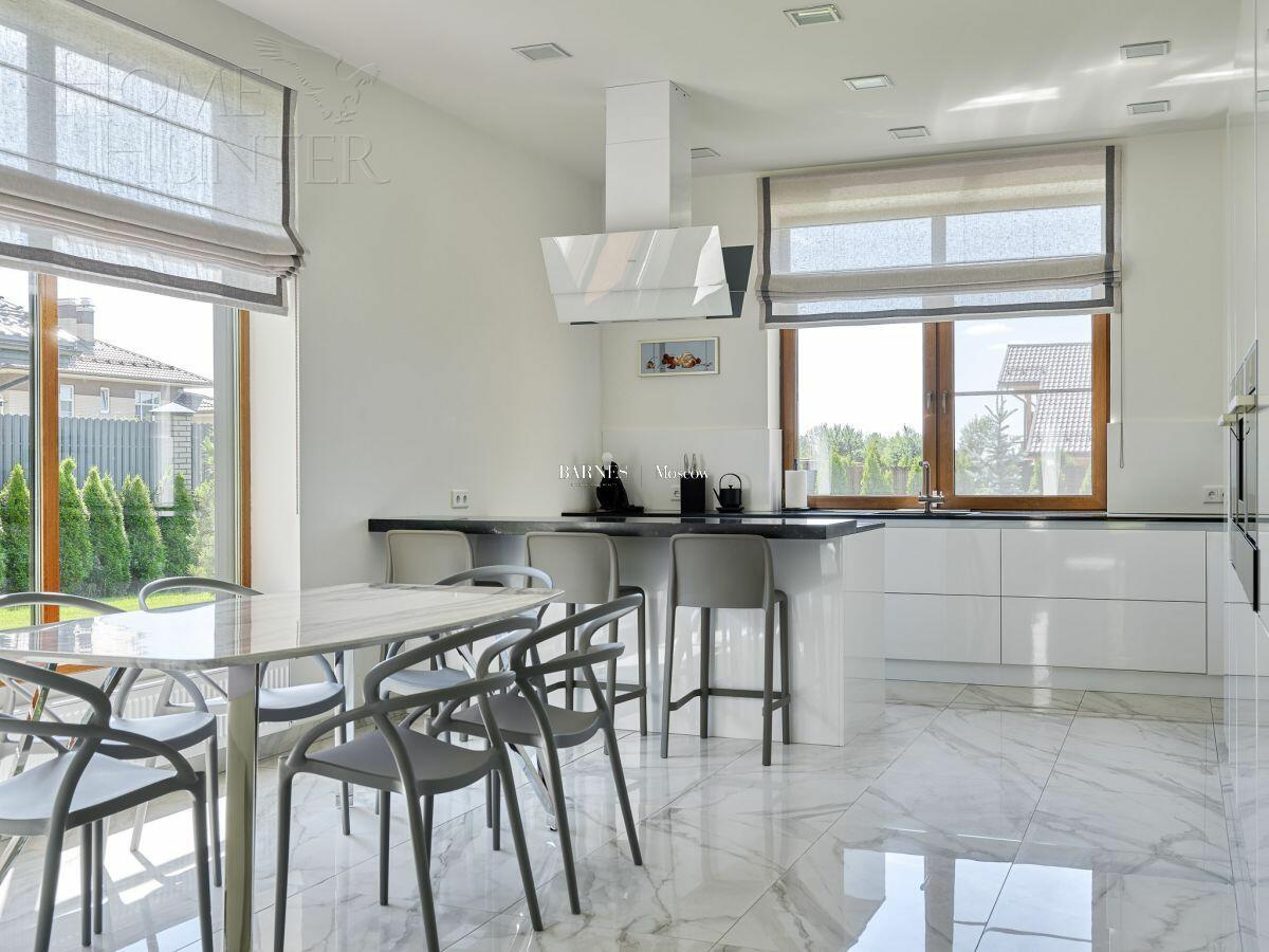 2-этажный коттедж 364 м² с отделкой