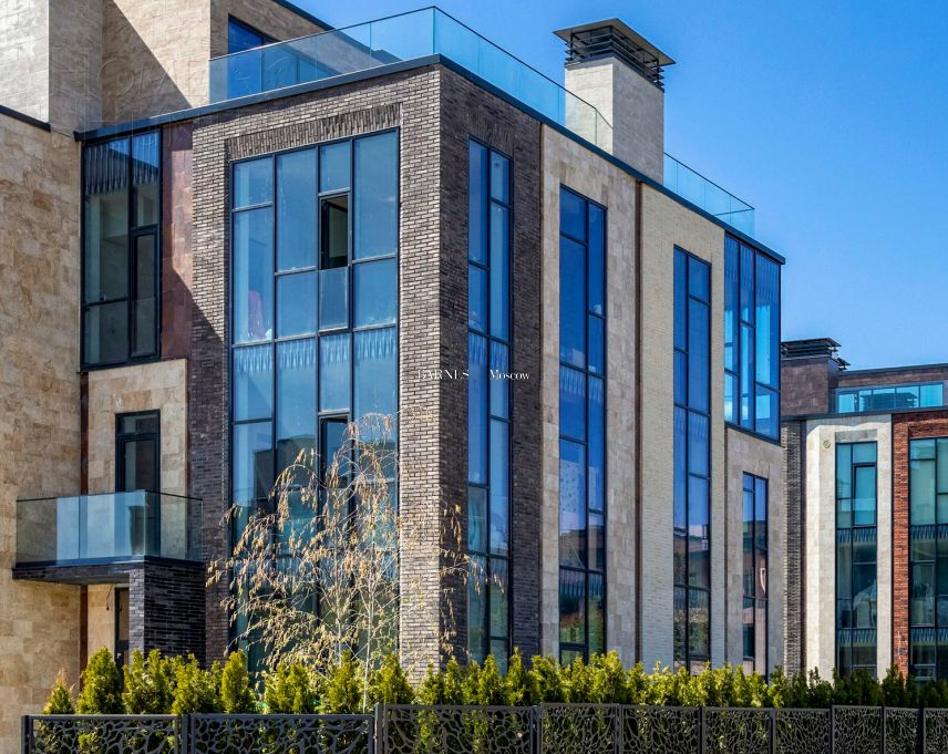 4-этажный таунхаус 311 м² без отделки