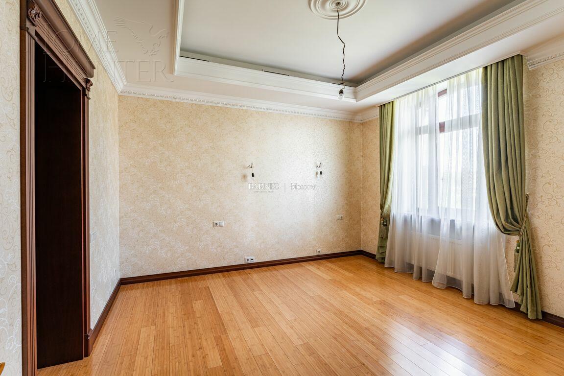 3-этажный коттедж 866 м² с отделкой
