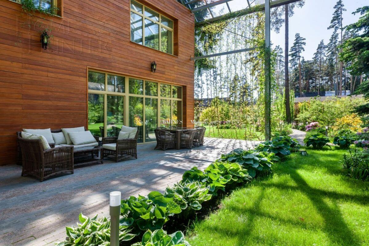 2-этажный коттедж 700 м² с отделкой