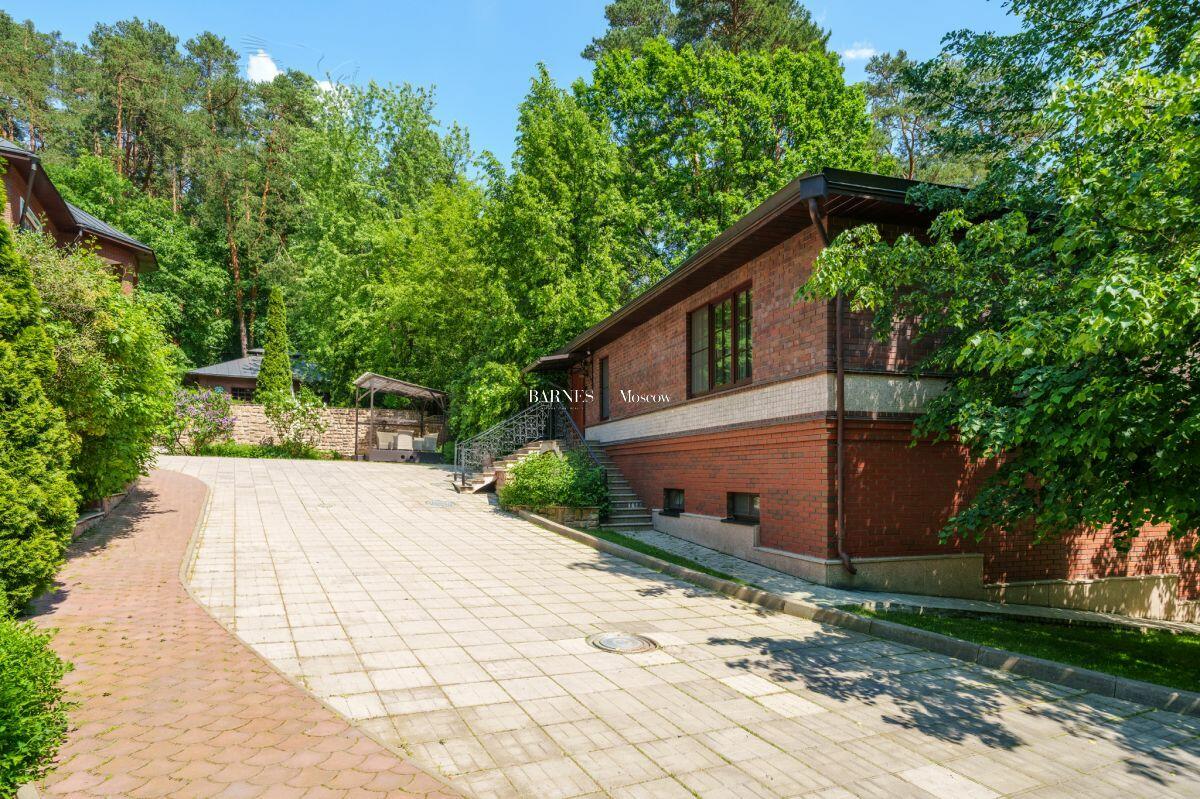 2-этажный коттедж 761 м² с отделкой