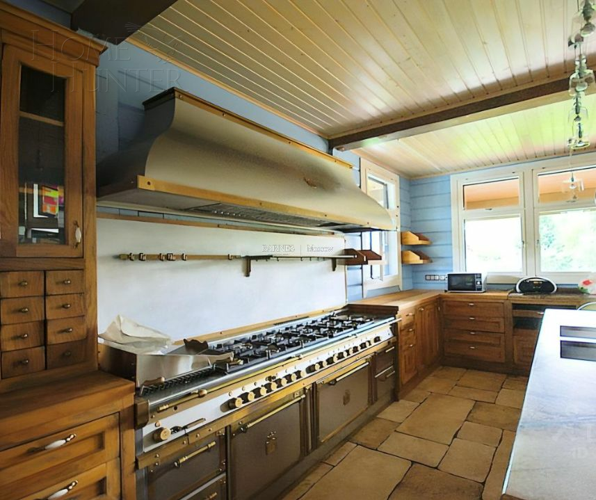 2-этажный коттедж 1 456 м² с отделкой