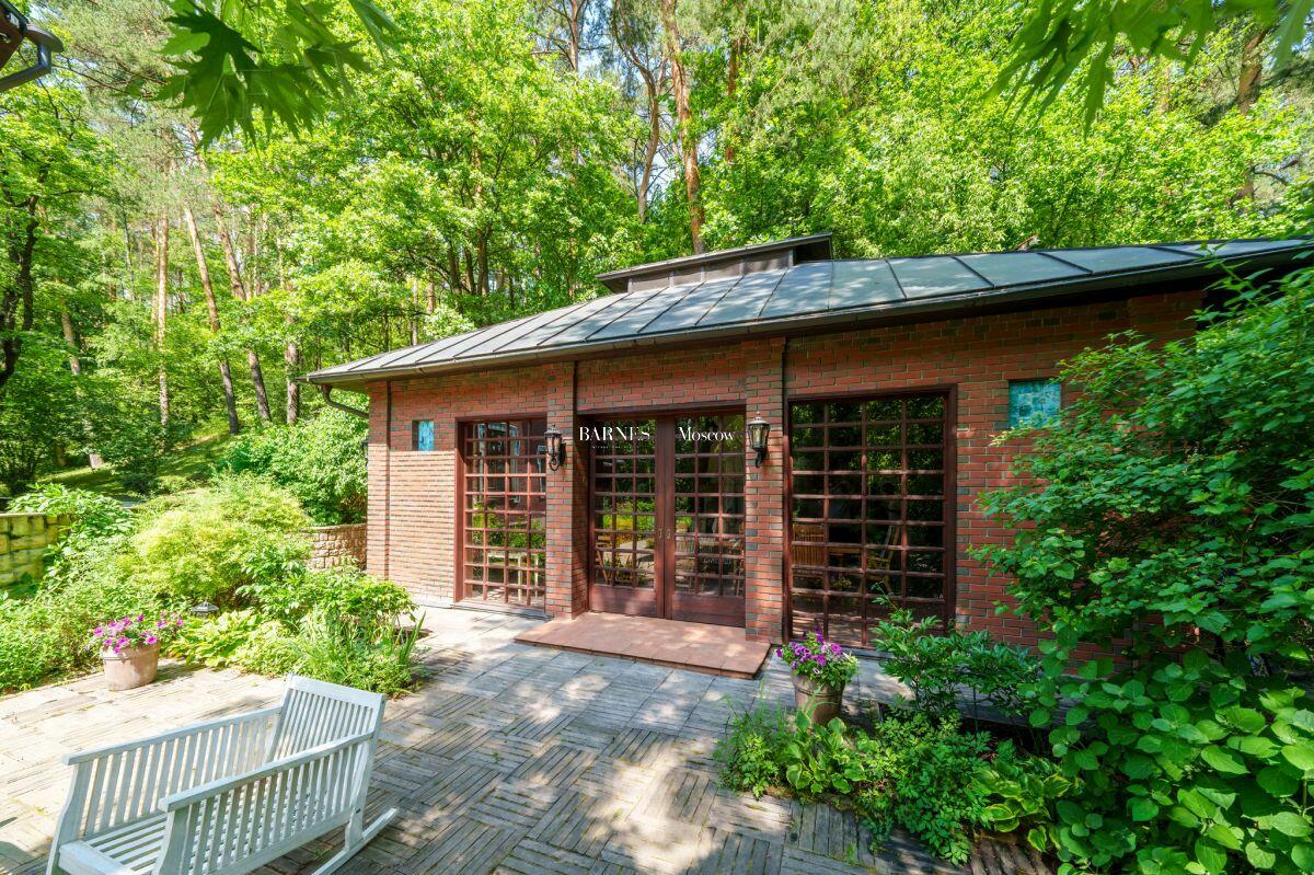 2-этажный коттедж 761 м² с отделкой