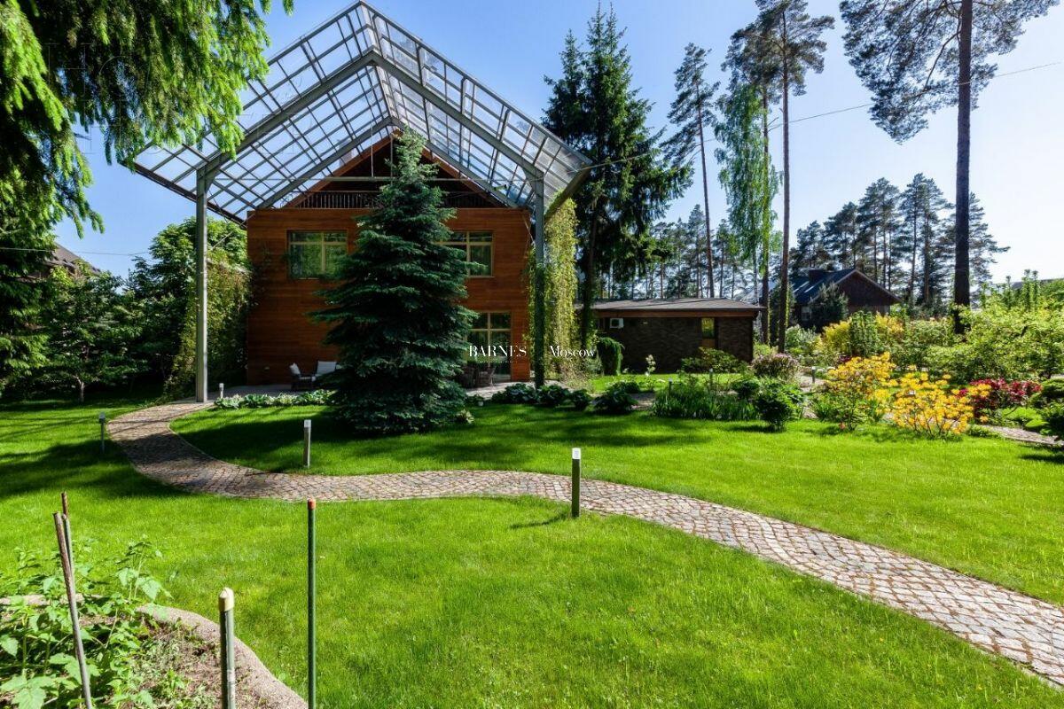 2-этажный коттедж 700 м² с отделкой