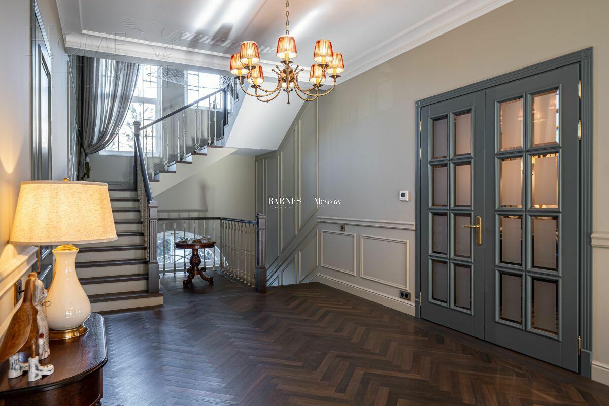 2-этажный таунхаус 420 м² с отделкой