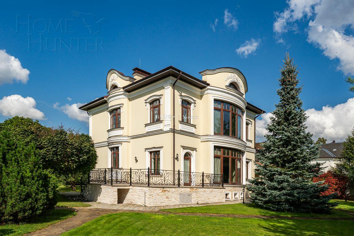 3-этажный коттедж 866 м² с отделкой