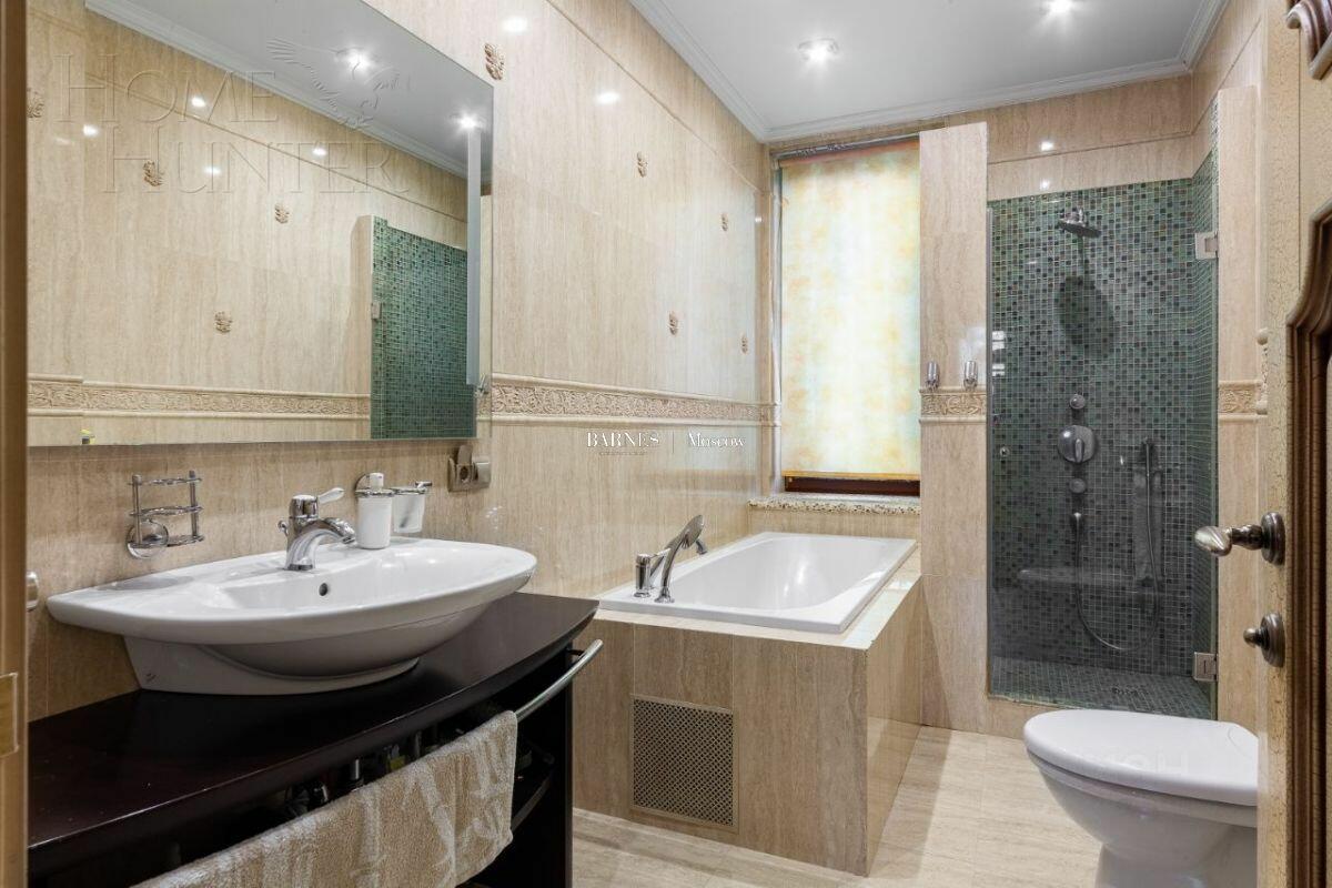 2-этажный коттедж 700 м² с отделкой