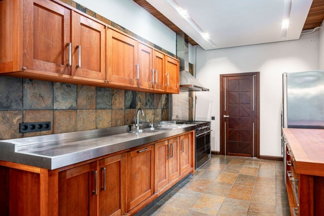 2-этажный коттедж 450 м² с отделкой