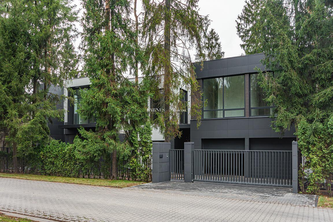 2-этажный коттедж 1 050 м² без отделки