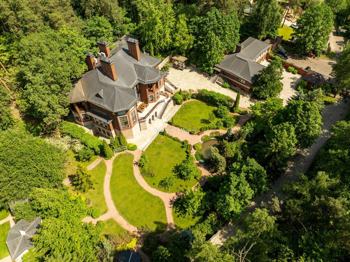 2-этажный коттедж 761 м² с отделкой