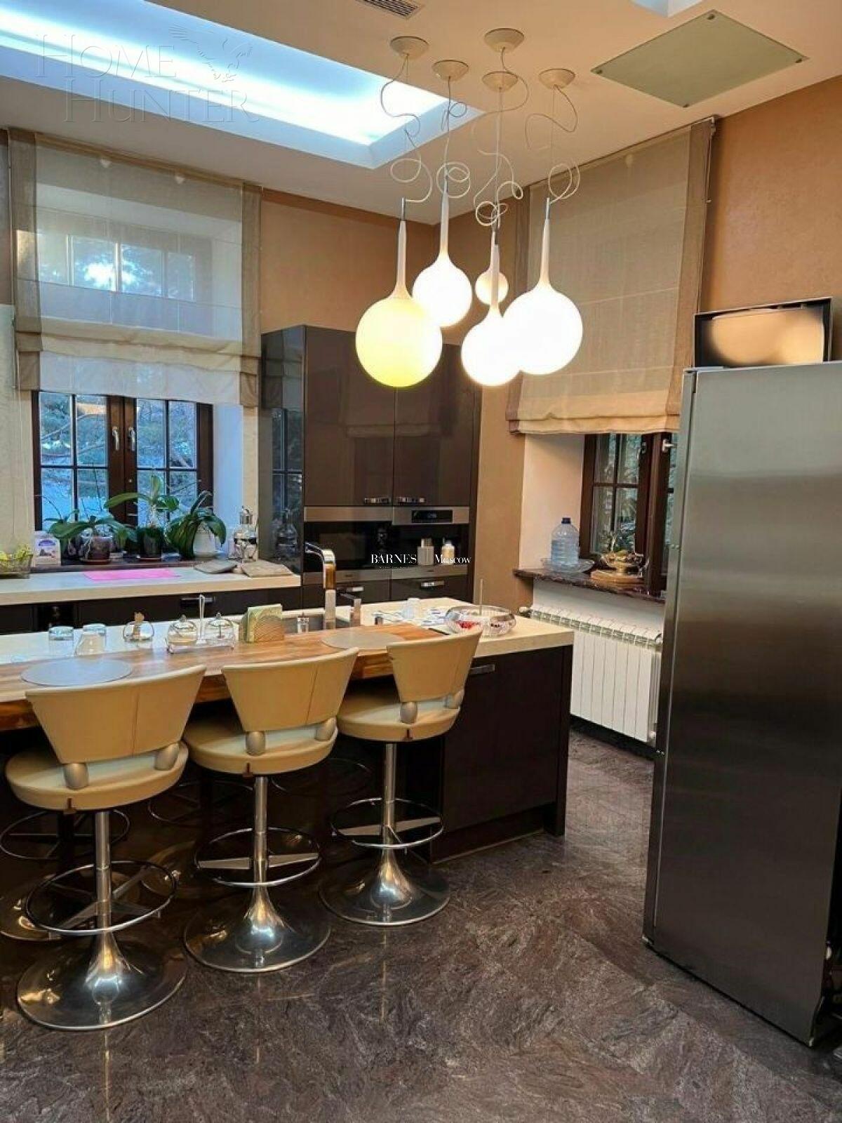 2-этажный коттедж 690 м² с отделкой
